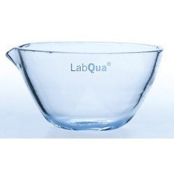 Evaporating dish quartz glass 90 ml with spout DIN12336
